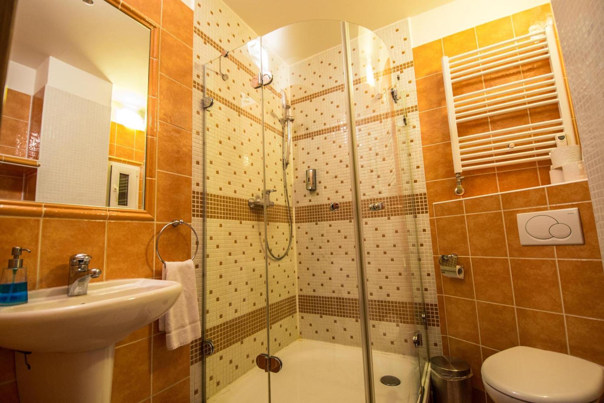 Main Prague Square Apartments Sauna And Fireplace المظهر الخارجي الصورة