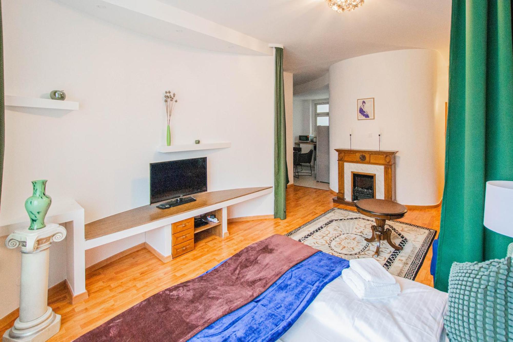 Main Prague Square Apartments Sauna And Fireplace المظهر الخارجي الصورة